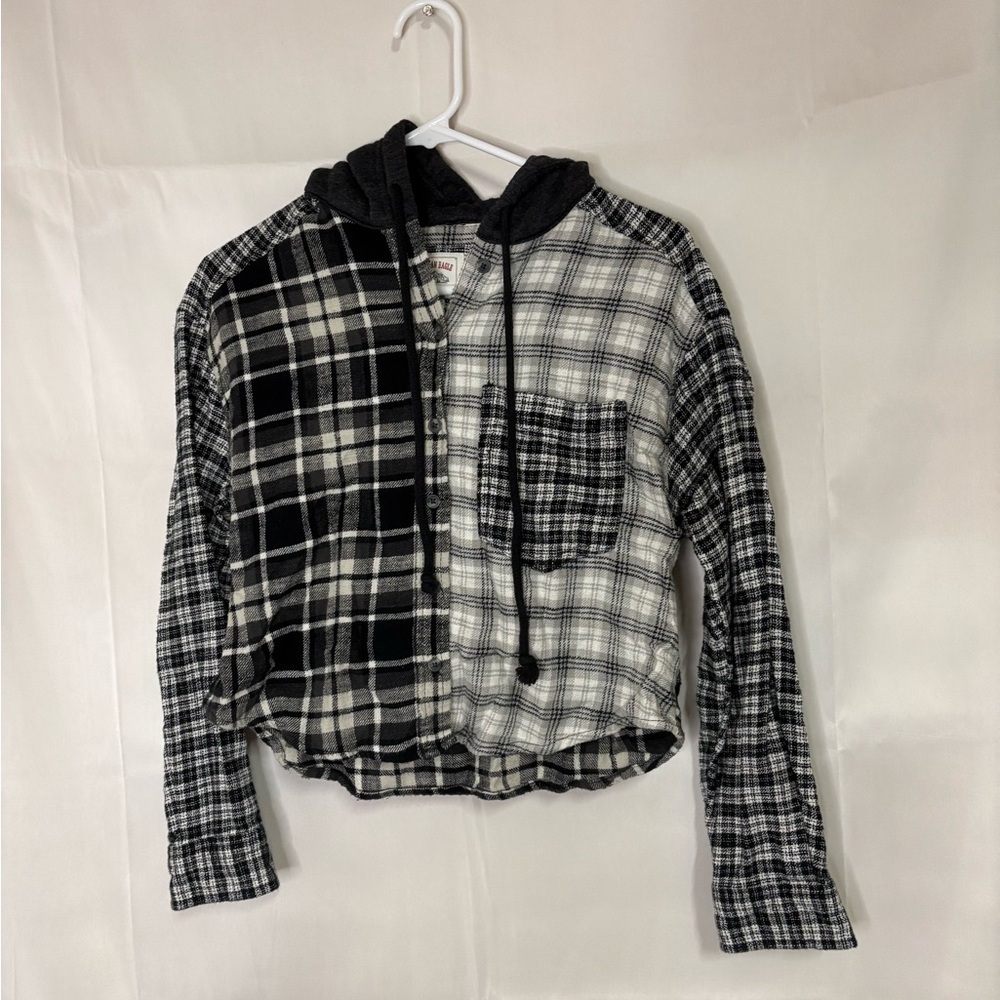 Womens size XS American eagle flannel shirt, #I736